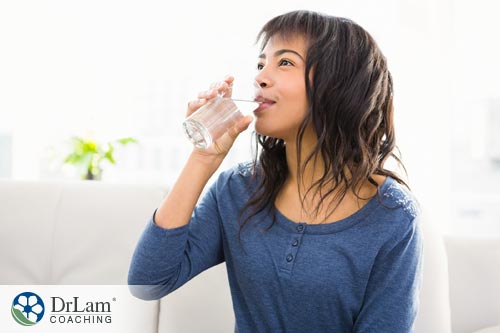 Natural ways to relieve migraines: drink water
