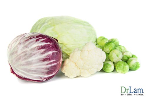 Picture of cabbage, brussels sprouts and cauliflower, cruciferous foods that can worsen Hashimoto's thyroiditis