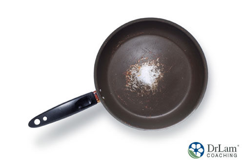 An image of a damaged peeling pan